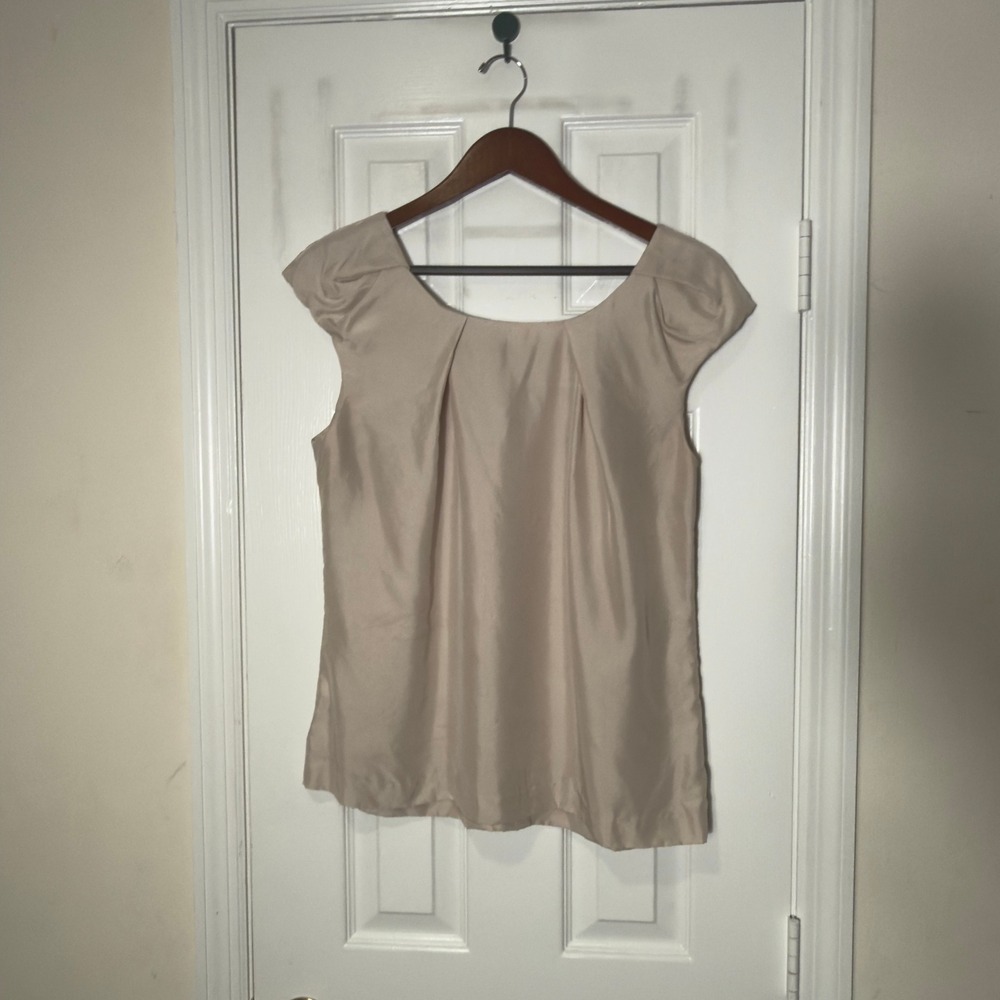 Martin + Osa 100% Silk Blouse Large Beige Taupe Pleated Cap Sleeve Top